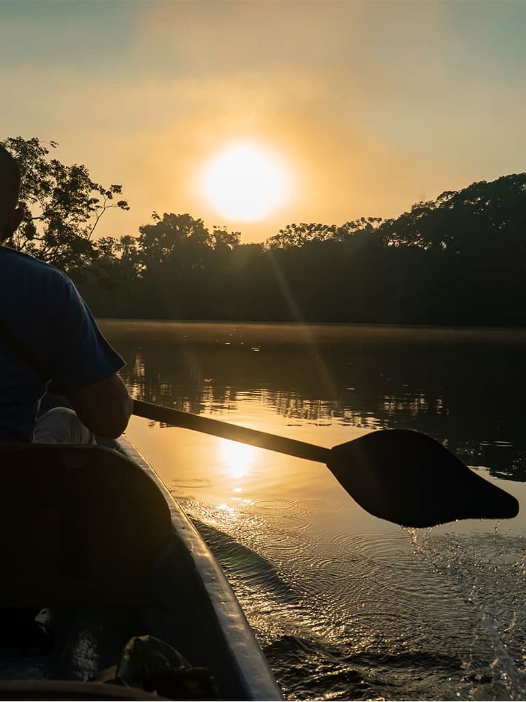 CANOE RIE - La Selva Lodge - Amazon Rainforest